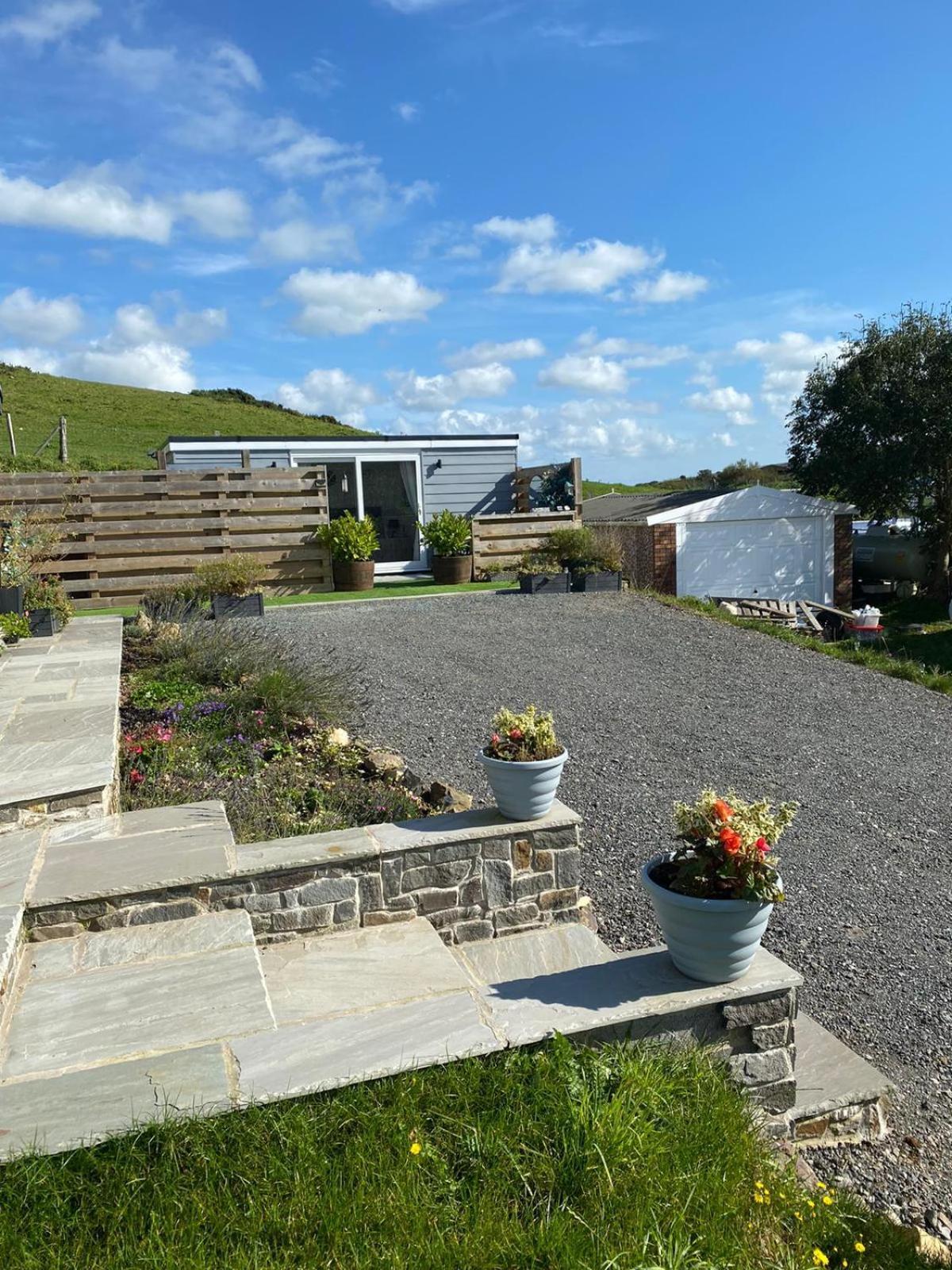 Adorable Private Couples Retreat With Hot Tub Lägenhet Llanfechell Exteriör bild